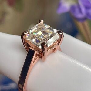 SALE‼️ 4.35ct Diamond set with 18k Rose Gold over Silver. Authentic Diam…